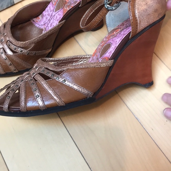 Beautiful antique gold wedges - Picture 7 of 8